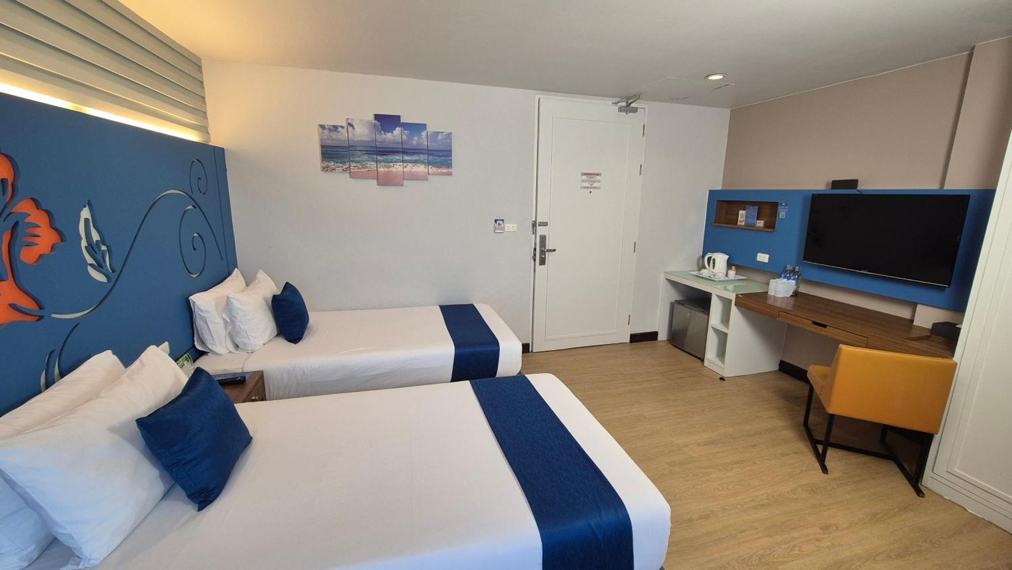 Days Inn By Wyndham Patong Beach Екстериор снимка