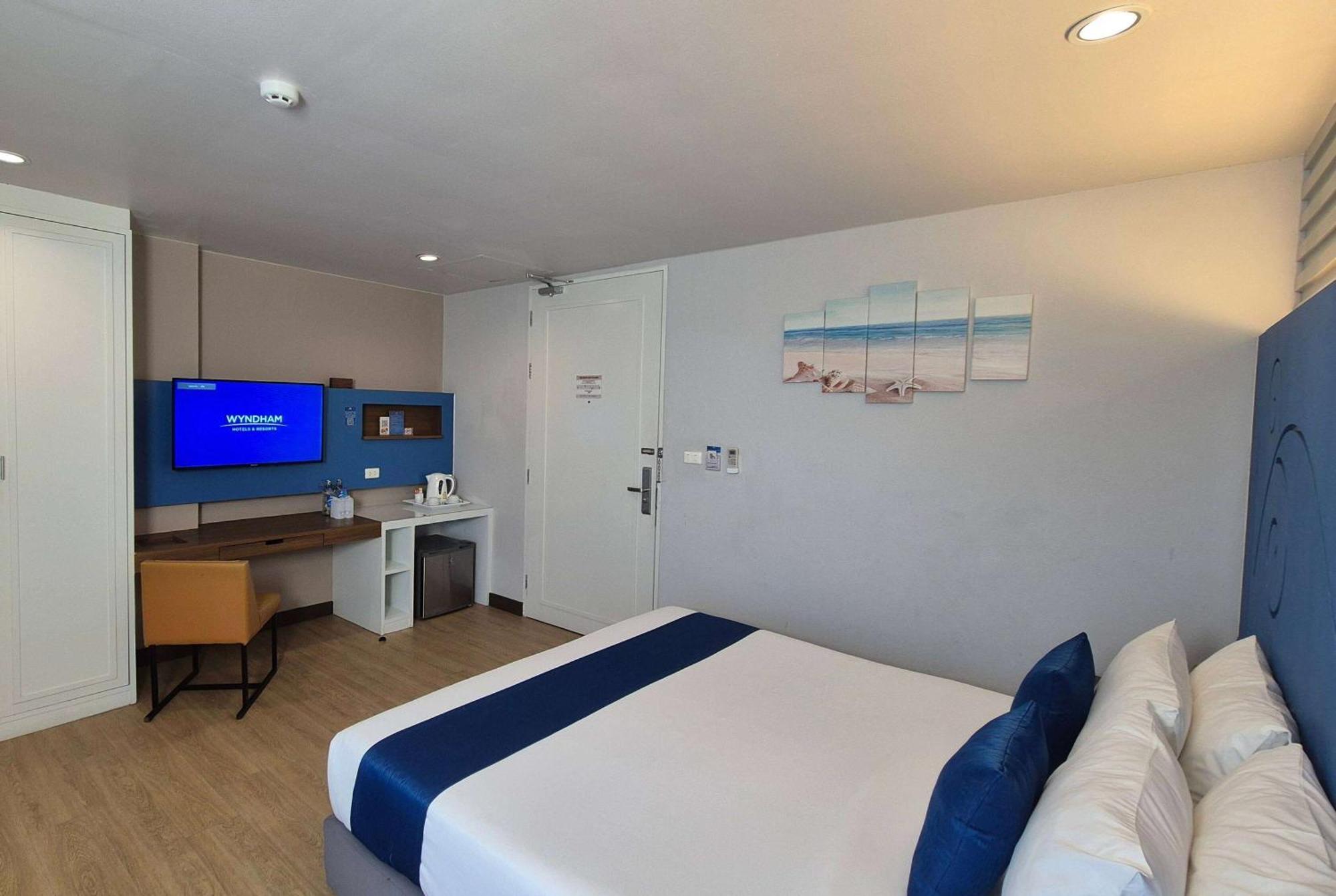 Days Inn By Wyndham Patong Beach Екстериор снимка