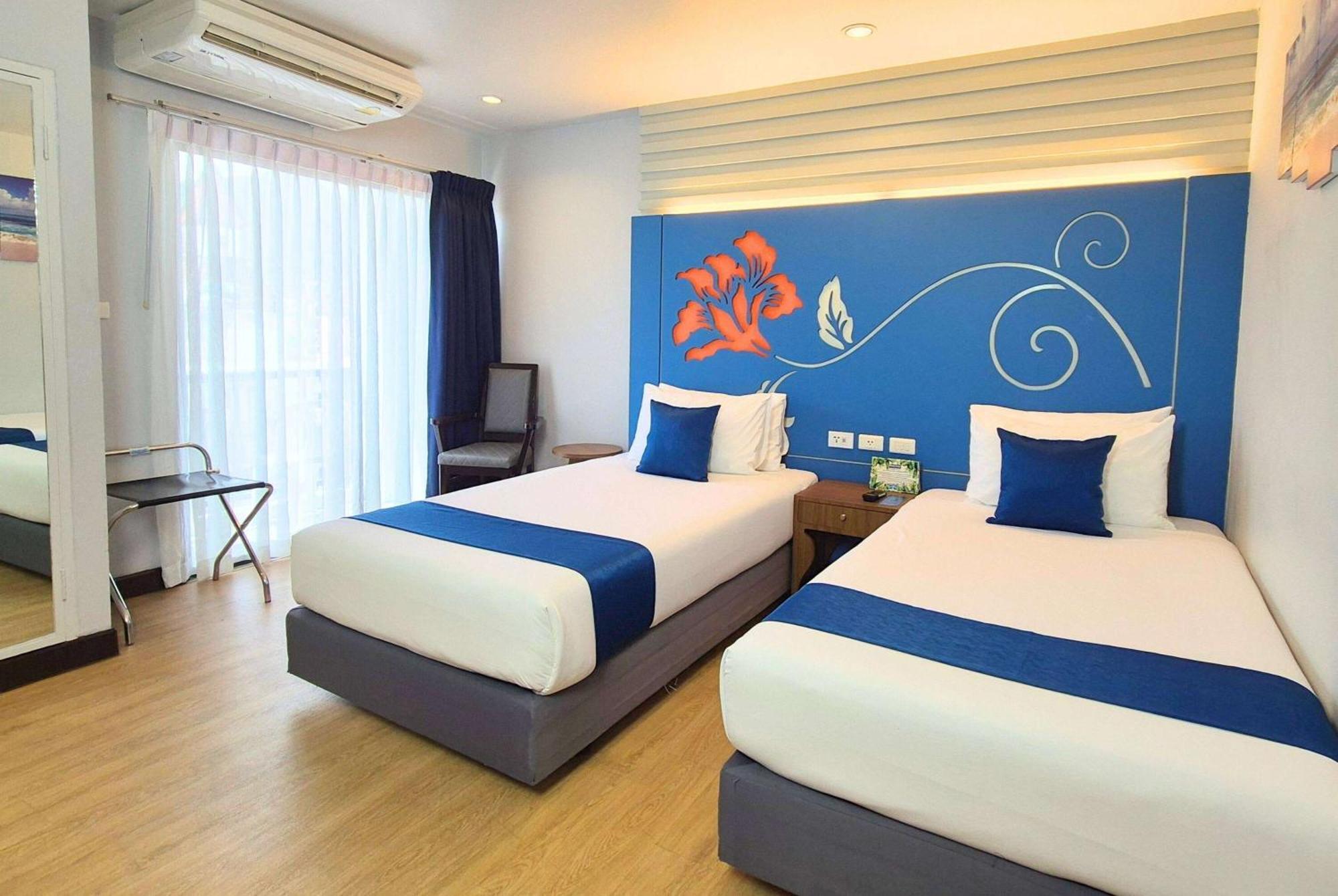 Days Inn By Wyndham Patong Beach Екстериор снимка