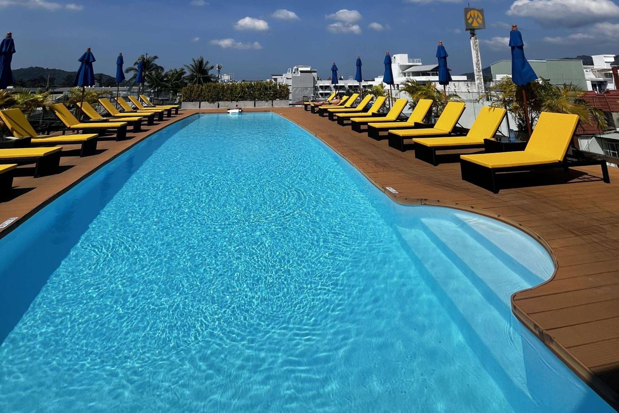 Days Inn By Wyndham Patong Beach Екстериор снимка