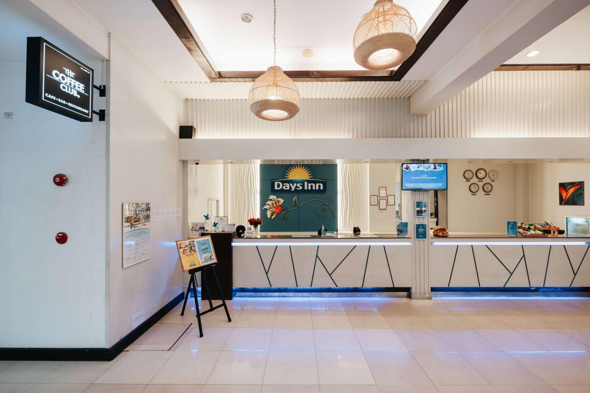Days Inn By Wyndham Patong Beach Екстериор снимка