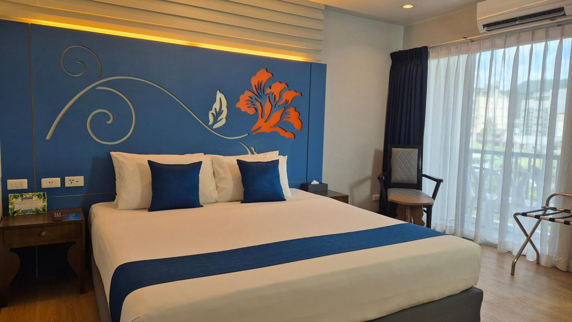 Days Inn By Wyndham Patong Beach Екстериор снимка